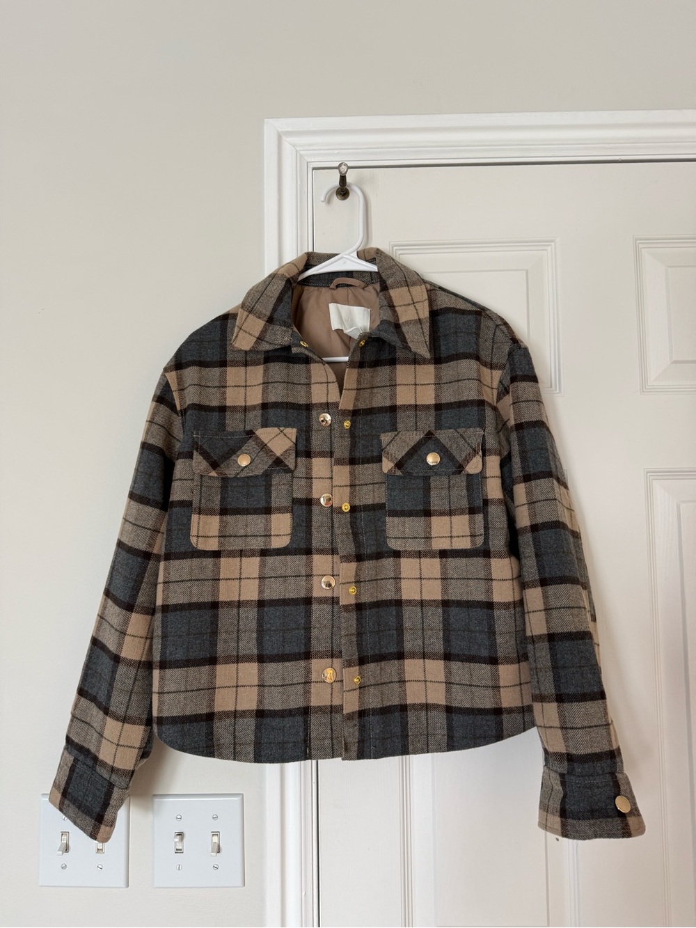 H&M Beige and Gray Plaid Button-Up Shacket